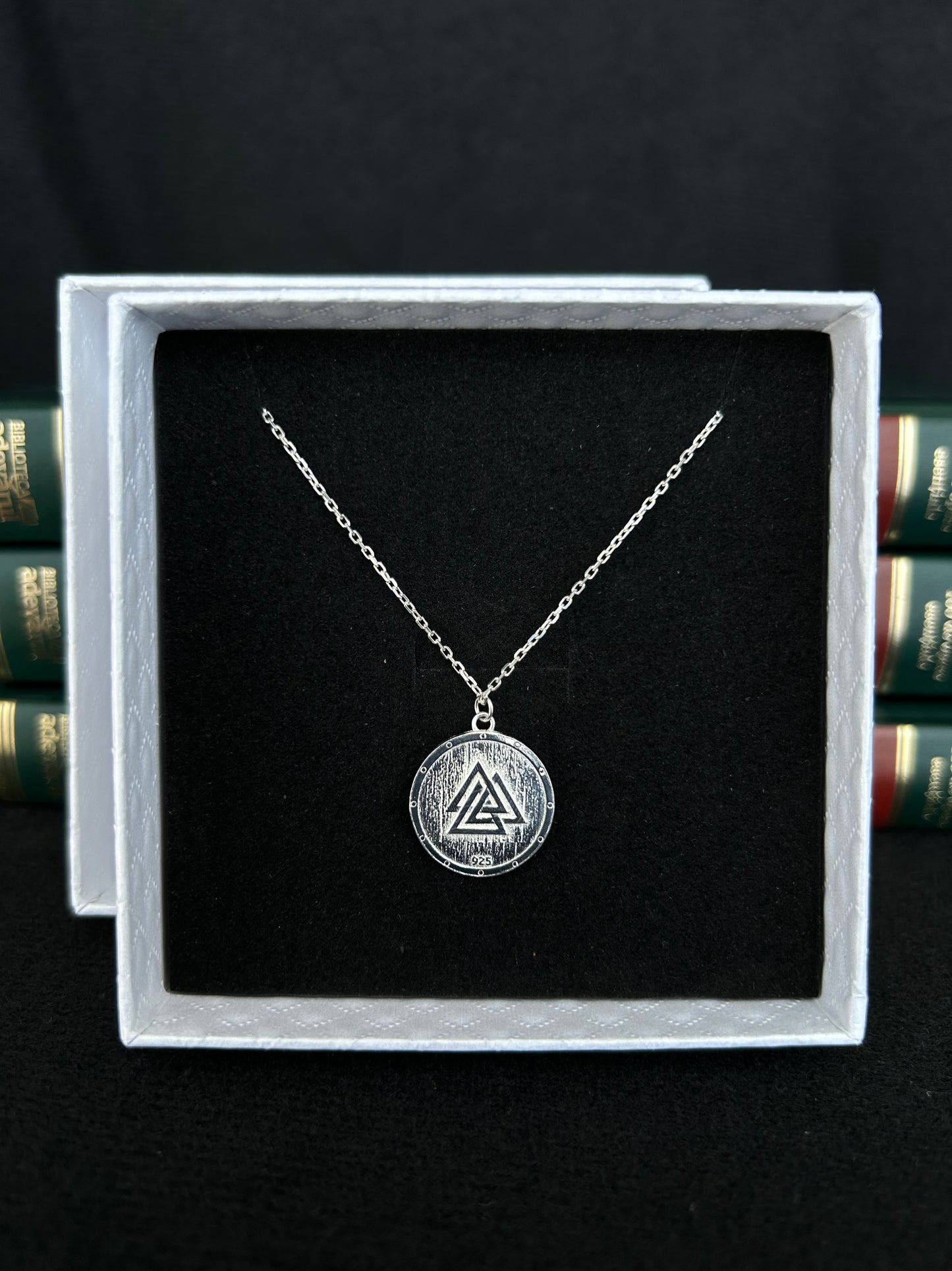 Cadou pentru el - lantisor din Argint cu Amuleta Norocului